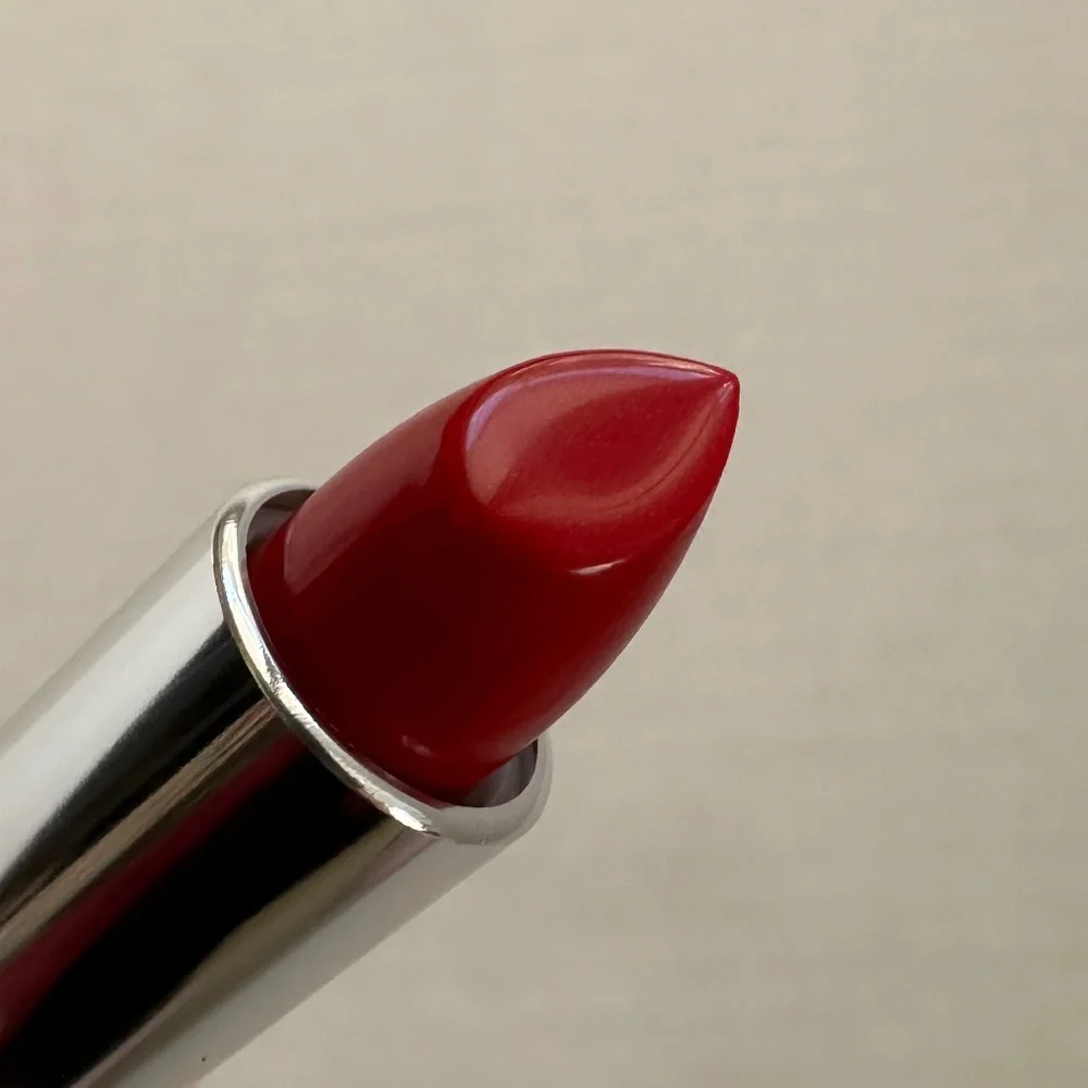 Brand new - Clinique lipstick in Cherry Pop 08